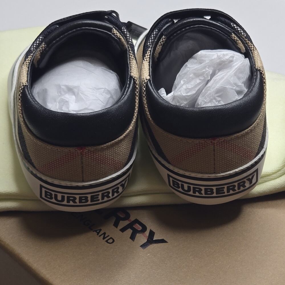 Burberry Vintage Check Cotton Newborn Bootie/Sneaker NWT Sizes EUR 17 / US 1.5/2 - Picture 4 of 11